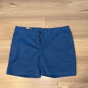 NWT GAP Classic Midrise Shorts
